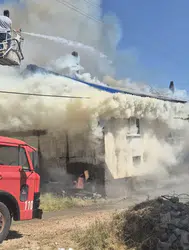Kütahya Simav'da yangın : Ahşap ev kullanılamaz halde