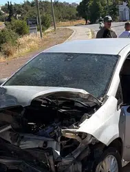 Balıkesir'de kaza : Araçta sıkışan sürücü kurtarıldı