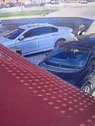 Aksaray'da otomobille çarpışan motosiklet sürücüsü yaralandı