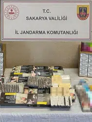 Sakarya'da kaçakçılık operasyonu : Çok sayıda kaçak tütün ve sahte içki ele geçirildi