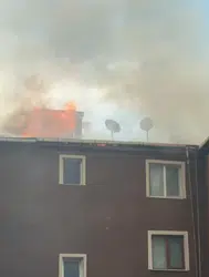 Zonguldak'ta 7 katlı apartmanın çatısı alev alev yandı