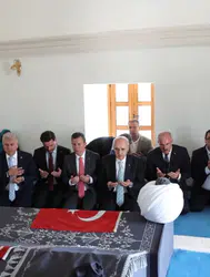 TBMM Başkanı Kurtulmuş, Gazi Süleyman Paşa'nın türbesinde