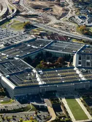 Pentagon'da 'kimyasal' alarm : Tahliyeler başladı