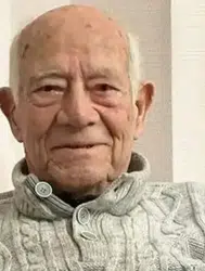 İzmir'de kapısı kilitli evde çıkan yangında 96 yaşındaki adam öldü