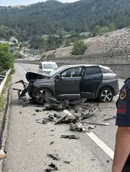 Bilecik'te otomobil tıra arkadan çarptı : Kazada 2 yaralı