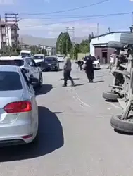 Hakkari Yüksekova'da kaza : 3 kişi yaralandı