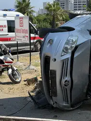 Mersin'de kontrolden çıkan otomobil devrildi : 4 yaralı