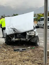 Konya Meram'da iki otomobil çarpıştı : 1'i ağır 5 yaralı