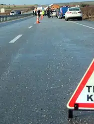 Küçükçekmece'de motosiklet ile otomobil çarpıştı : 1 ölü