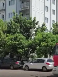 Antalya'da bir şahıs eski sevgilisinin kapısını benzinle yaktı