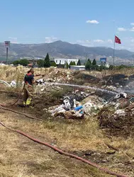 Manisa Alaşehir'de facia : Otlukta çıkan yangın LNG tankına kadar yaklaştı