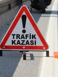 Afyonkarahisar'da otomobil bariyerlere çarptı : 2 yaralı