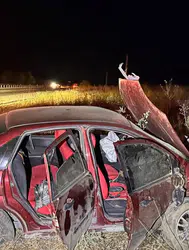 Manisa Kula'da otomobil şarampole savruldu : 2'si ağır 3 yaralı
