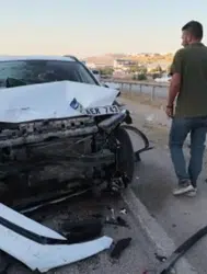 Kırıkkale'de iki otomobil çarpıştı : 4 yaralı