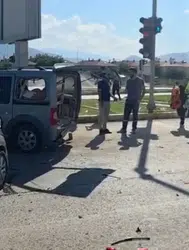 Erzincan'da iki araç çarpıştı : 4 kişi yaralandı