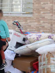 Hasta annesine refakat etti : 4 yaşındaki oğluyla sokakta kaldı