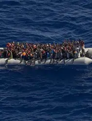 Düzensiz göçmen teknesinde 3 kişi öldü, 10 kişi kayıp
