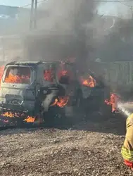 Hatay'da yanan hafif ticari araç kullanılamaz hale geldi