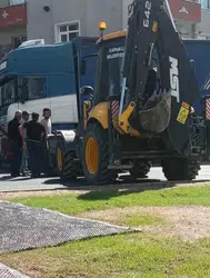 Tekirdağ'da yaya geçidinde tırın altında kalan kadın ağır yaralandı