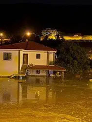Sakarya'da sağanak hayatı olumsuz etkiledi