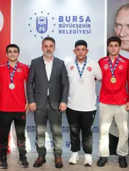 Bursa Büyükşehir Belediye Başkan Vekili Biba, Bursa’nın gururu güreşçileri ağırladı