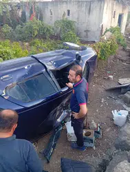 Kurtalan'da Otomobil Evin Bahçesine Uçtu: 4 Yaralı