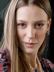 Serenay Sarıkaya kimdir, kaç yaşında ve nereli? Hangi dizilerde oynadı?