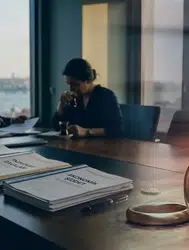 Eşinizin Maaş Kartına El Koyması Tazminat Sebebi Olabilir Mi?