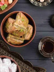 Bayram Sofralarında Sağlıklı Kalmak İçin Hangi Önlemleri Almalıyız?