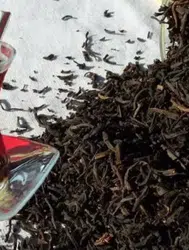 Demlikte kalan çayı çöpe atanlar dikkat!