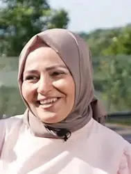 Yemekteyiz programının ilk gün yarışmacısı Nurhayat kimdir ve kaç yaşındadır?