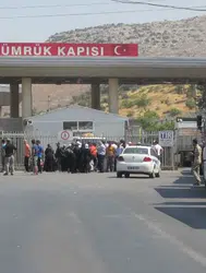 Türkiye-Suriye sınırındaki gümrük kapıları yenileniyor!