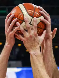 Real Madrid, Dubai Basketbol’u uzatmada geçerek EuroLeague Süper Kupa finaline yükseldi