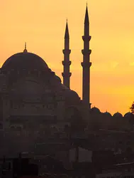 Üç aylar takvimi 2026-2027: Recep, Şaban ve Ramazan ayları ne zaman başlayacak?