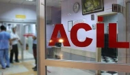 Kadıköy'de video uğruna canından oluyordu: Üst geçitten atlarken bacağını kırdı!