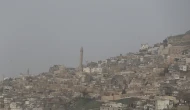 Mardin, Şırnak ve Siirt'te toz fırtınası: Araçlar çamurla kaplandı, hava kalitesi düştü