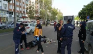 Adana'da halk otobüsü ile motosiklet çarpıştı: Otobüsün ezdiği genç kız hayatını kaybetti