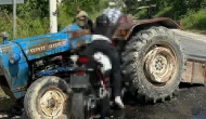 Aydın'da motosiklet traktöre ok gibi saplandı! 3 kişi hayatını kaybetti
