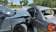 Balıkesir'de cip ile otomobil çarpıştı: 1 ölü, 2 yaralı!
