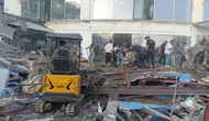 Antalya'da otel inşaatında balkon göçtü: İşçiler son anda kaçtı