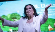 Yeşilçam’ın Sultan’ı Türkan Şoray'ın tablosu eğitime destek için 1 milyona alıcı buldu