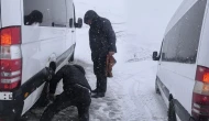 Erzurum'da kar ve tipi! Araçlar yolda kaldı