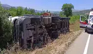 Burdur- Isparta yolunda tır devrildi: Çok sayıda yaralı var