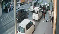 Arnavutköy'de sokak ortasında dehşeti yaşadı: Bir grup genç tarafından dövüldü