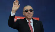 Erdoğan’dan muhalefete eleştiri: Onlar kavga ediyor, biz yaraları sarıyoruz