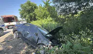 Sakarya'da feci kaza! Bariyerlere giren otomobil tanker çarptı: 7 yaralı