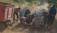 Edirne'de traktör devrildi: Sürücü yaşamını yitirdi