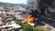 Kocaeli'de palet fabrikasında yangın!