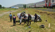 Muş'ta korkunç kaza! Tren, otomobili ezdi