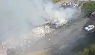 Sultangazi'de katı atık toplama alanında yangın!